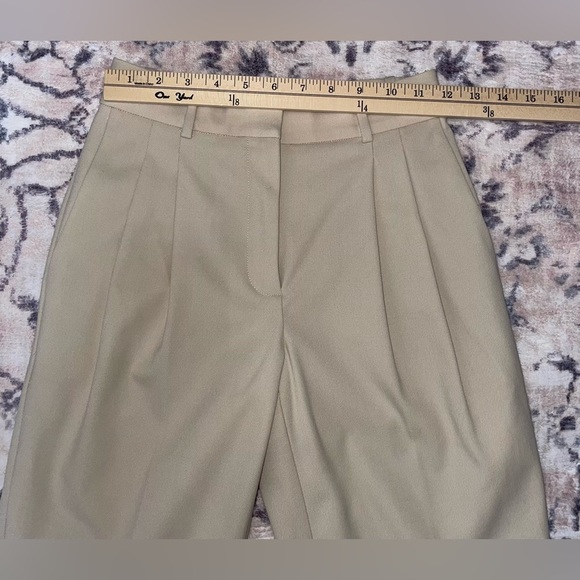 Aritzia Babaton Vogue Pant Cream
Size 00 - Picture 7 of 12